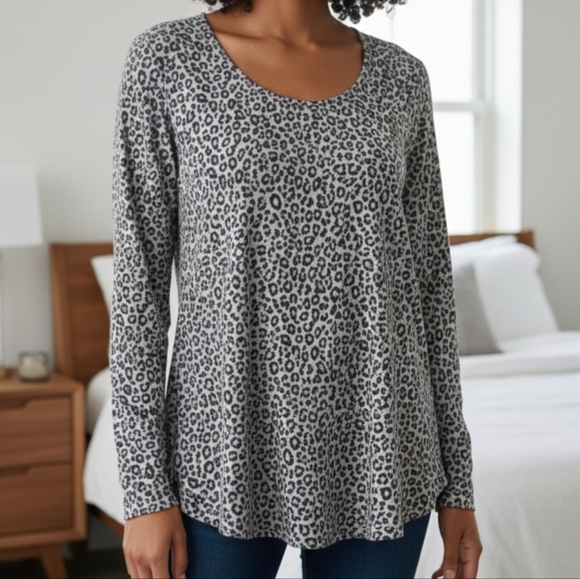Ricki's Tops - 4/20$ Ricki's Leopard Print Long Sleeve Top